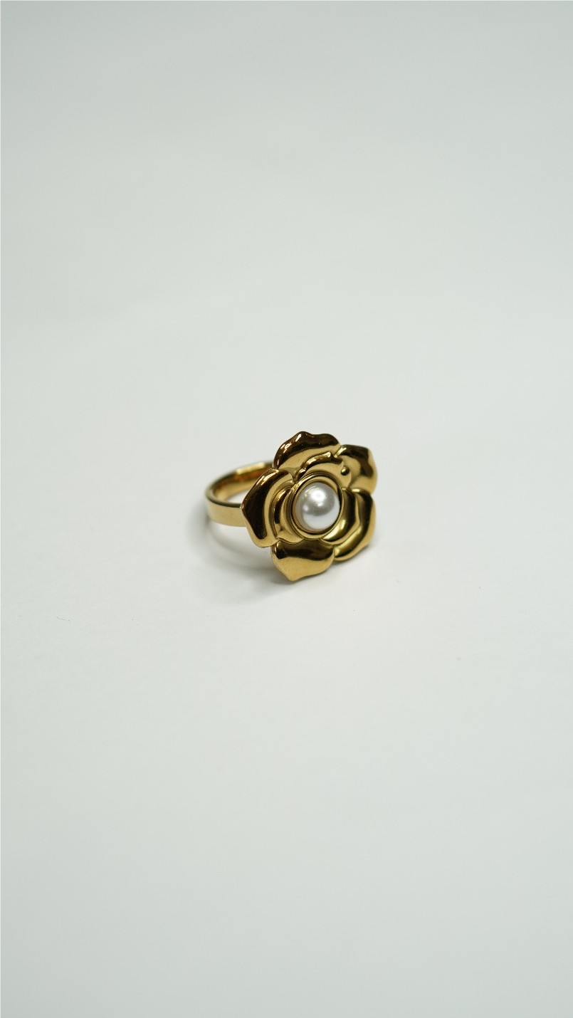 Camellia Pearl